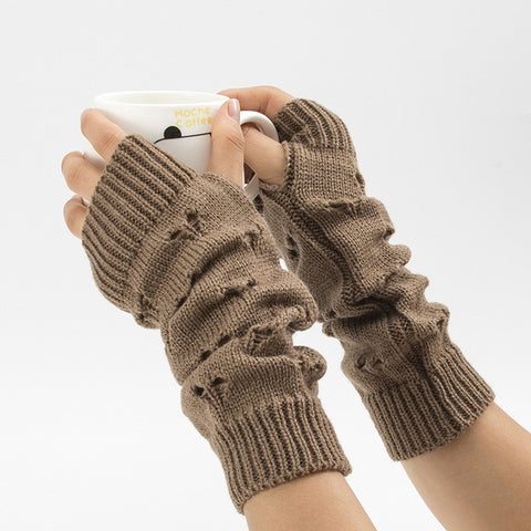 Guantes de mujer con estilo calentador de manos guantes de invierno para mujer brazo tejido de ganchillo corazón hueco manoplas cálidos guantes sin dedos