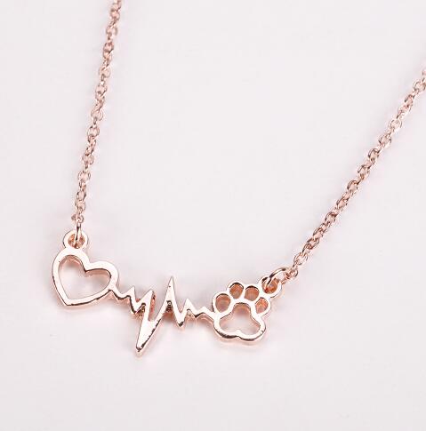 Collar con colgante de cadena de amor con forma de corazón y huellas de perros y mascotas