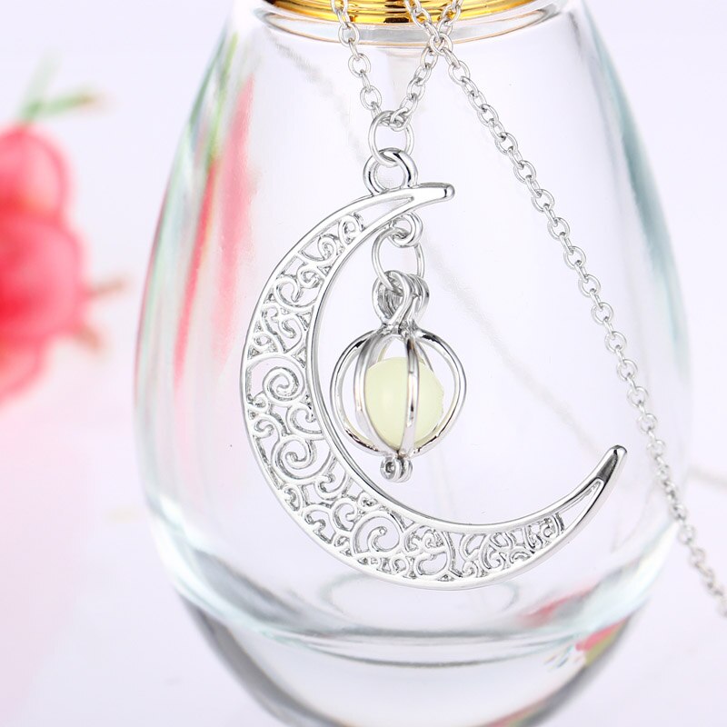 2pcs Luxury Glow In The Dark necklaces Luminous Moon and Pumpkin pendant Necklaces For women Fashion Jewelry Accessories