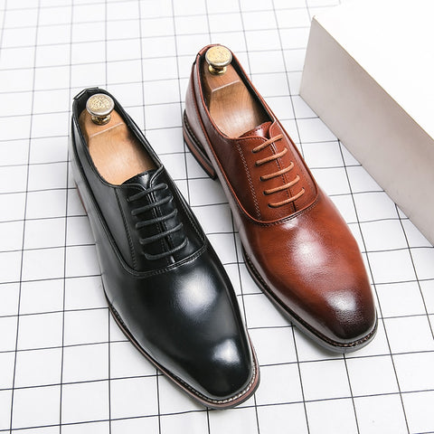 Zapatos de lujo de alta calidad para hombre, zapatos informales a la moda, zapatos de vestir de cuero Oxford puntiagudos para hombre, zapatos de oficina para caballero 